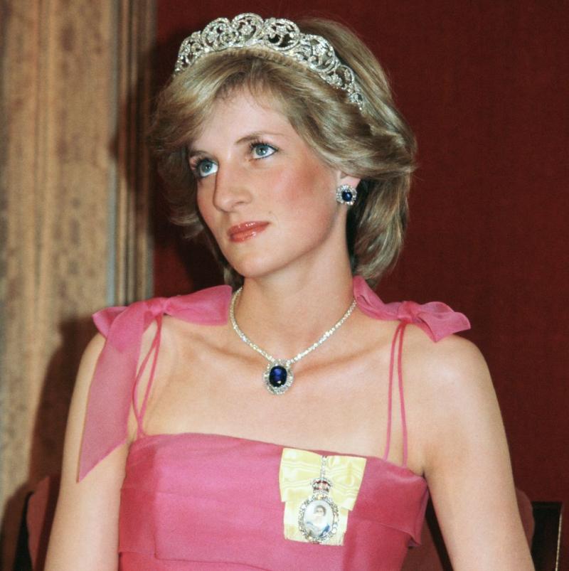 princess-diana-wearing-the-spencer-family-tiara-with-a-news-photo-1598895577.jpg