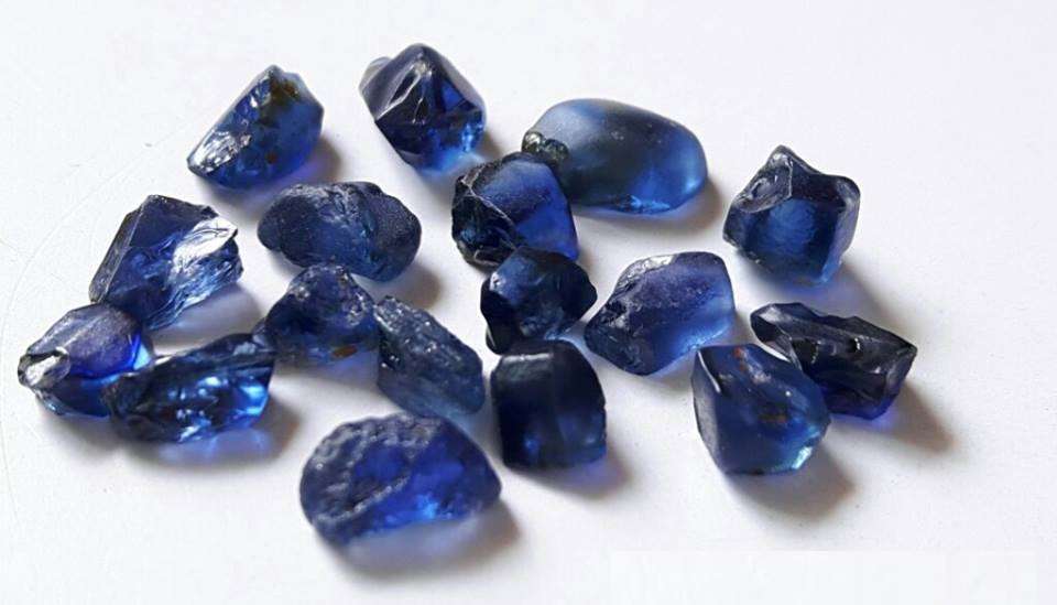 两万克拉斯里兰卡蓝宝石原石