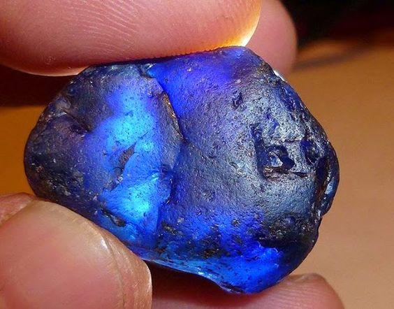 蓝宝石形成所需要的地质条件