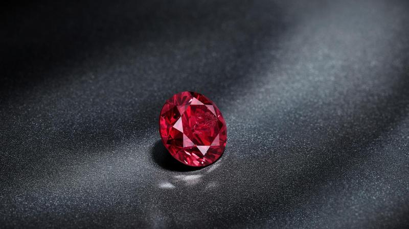 红钻在日内瓦拍卖会上打破纪录，以420万美元成交
